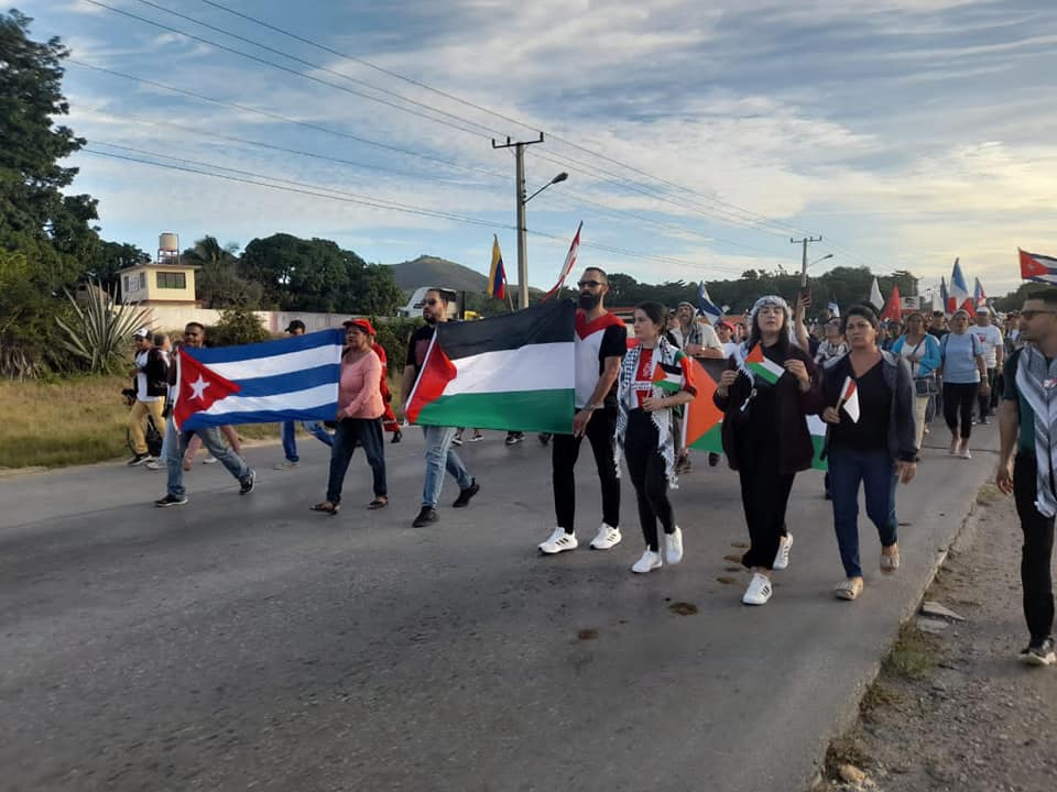 Marcha en Holguín en apoyo a Palestina