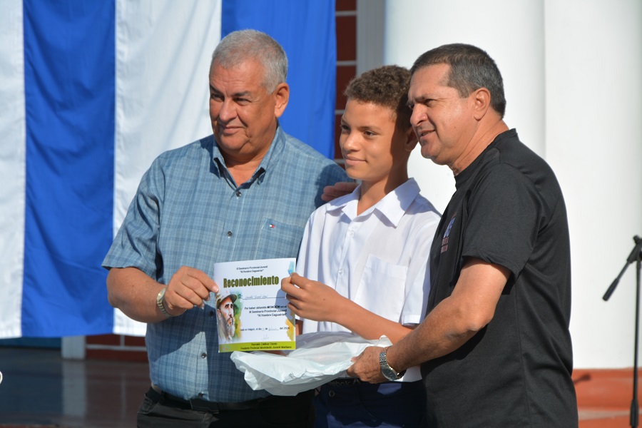 premiados del SEMINARIO JUVENIL NACIONAL EL HOMBRE DE CAGUAIRAN 
