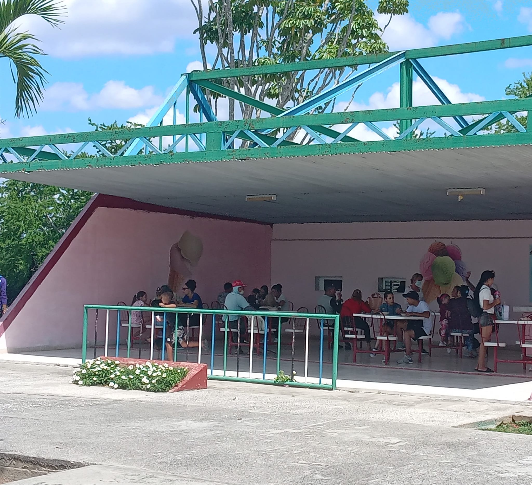 Establecimiento de gastronomía parque infantil José Martí municipio Holguín. Foto: Edenis
