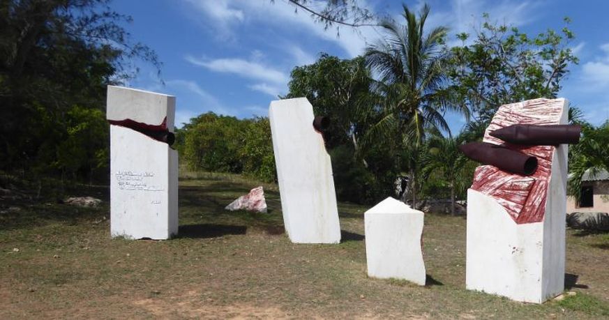 Boca Sama monumento contra terrosismo f vargas